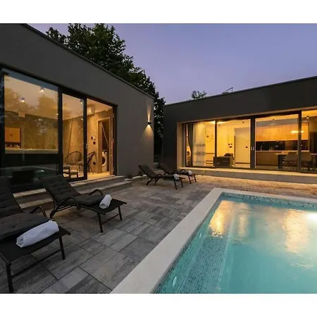 Alison Deluxe Junior Villa *