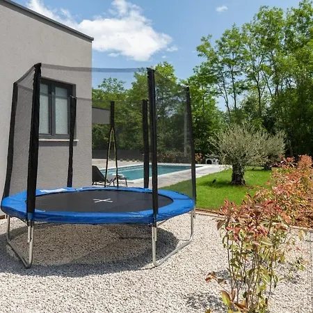 Alison Deluxe Junior * Ružići