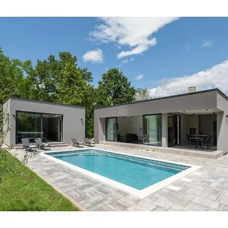 Alison Deluxe Junior Ružići