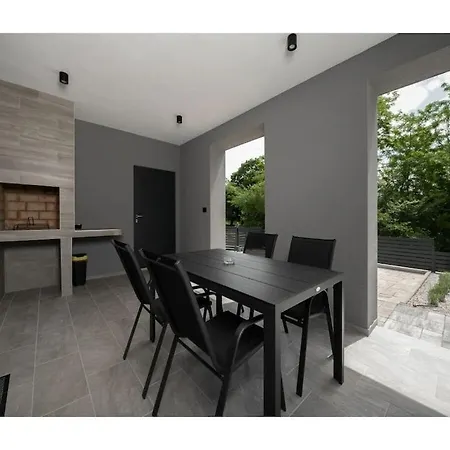 Villa Alison Deluxe Junior