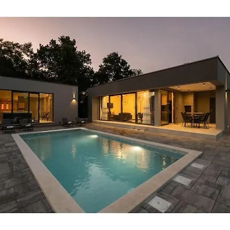 Alison Deluxe Junior Ružići