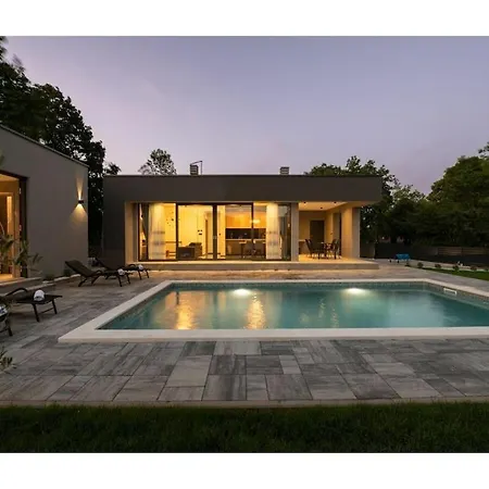 Alison Deluxe Junior Ružići