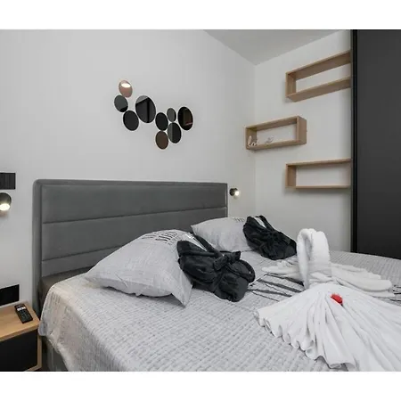 Alison Deluxe Junior *