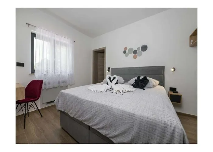 Alison Deluxe Junior * Ruzici (Sveta Nedelja)